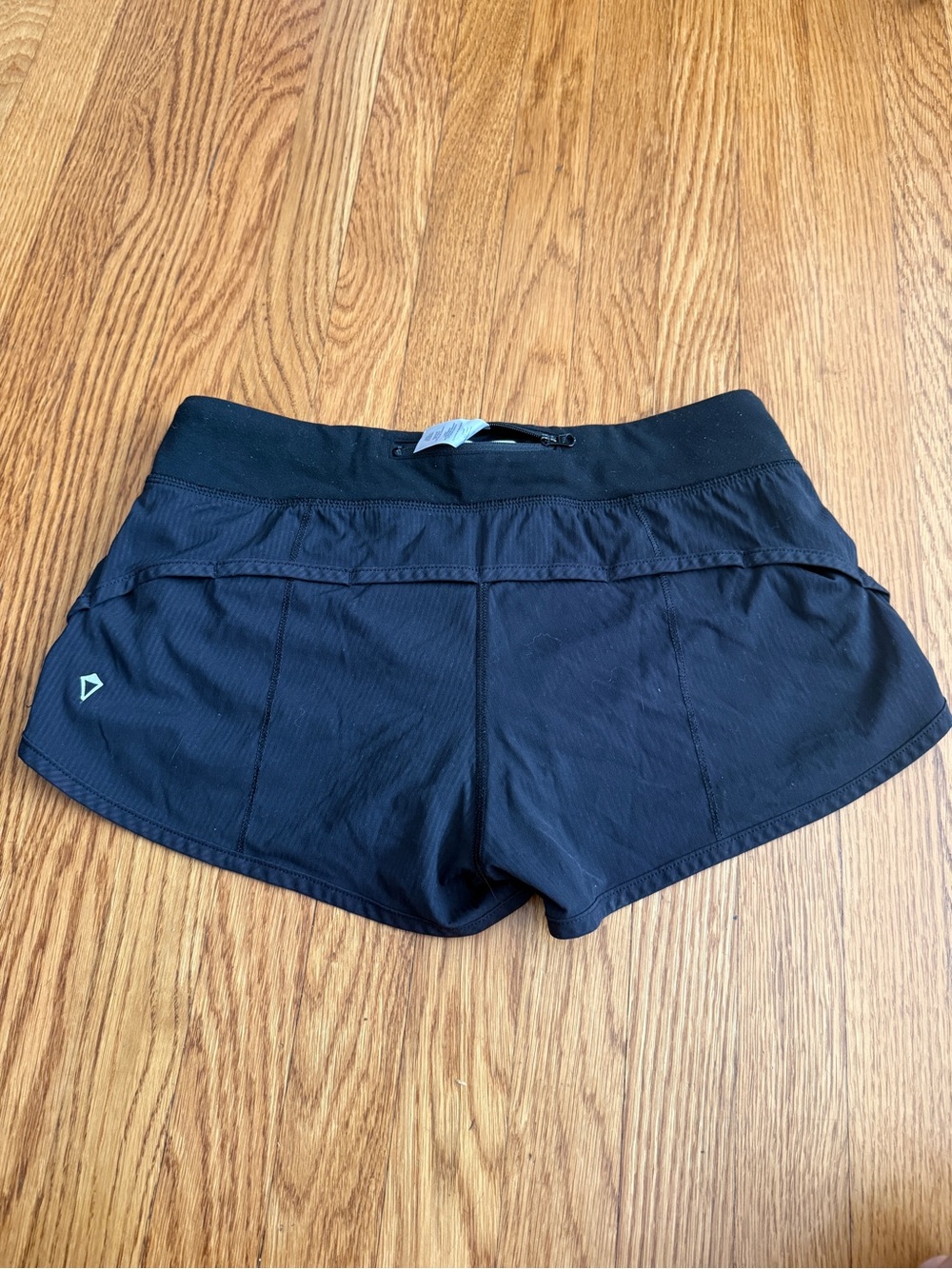 Ivivva by Lululemon black athletic workout shorts 14